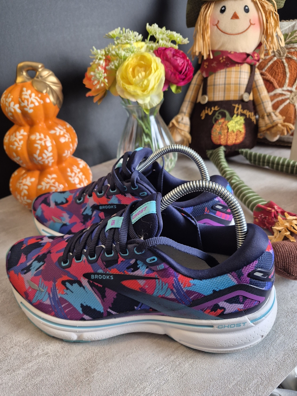 Brooks Women's Running Shoes in Navy, Pink and Teal.Size 8